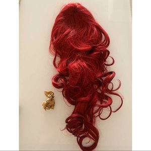 Red long wavy wig